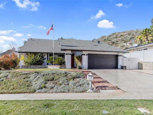 28101 Foxlane Dr, Santa Clarita, CA 91351