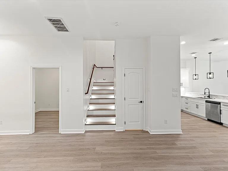 14828 Spica Ct — Photo 8