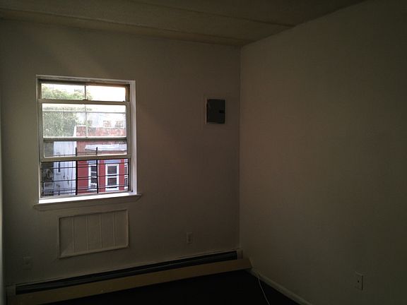 window (2nd BDRM)