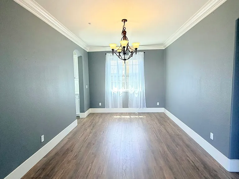 850 Monterey Ct — Photo 9