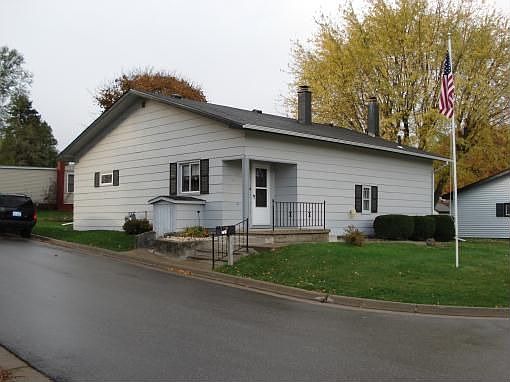 1st image of 221 N Clinton St
