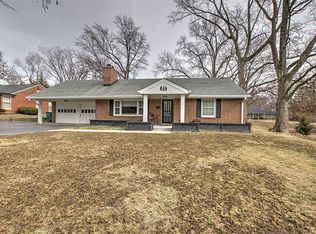 318 Southmoreland Pl, Decatur, IL 62521