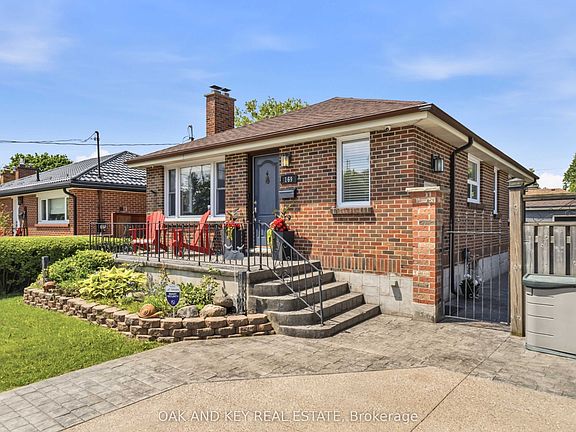 3rd image of 169 Ellsworth Cres