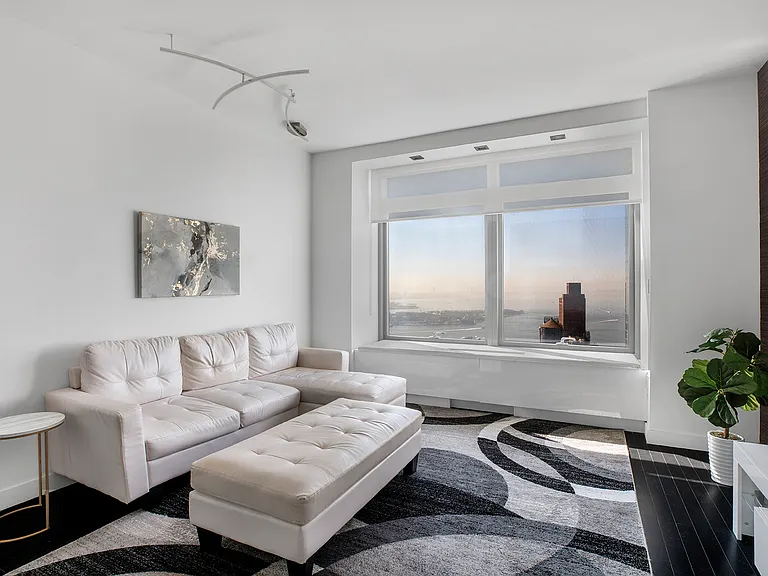 123 Washington St #50G — Photo 3