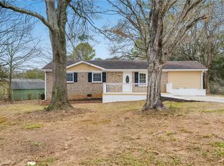 615 Log Cabin Ct NE, Kennesaw, GA 30144