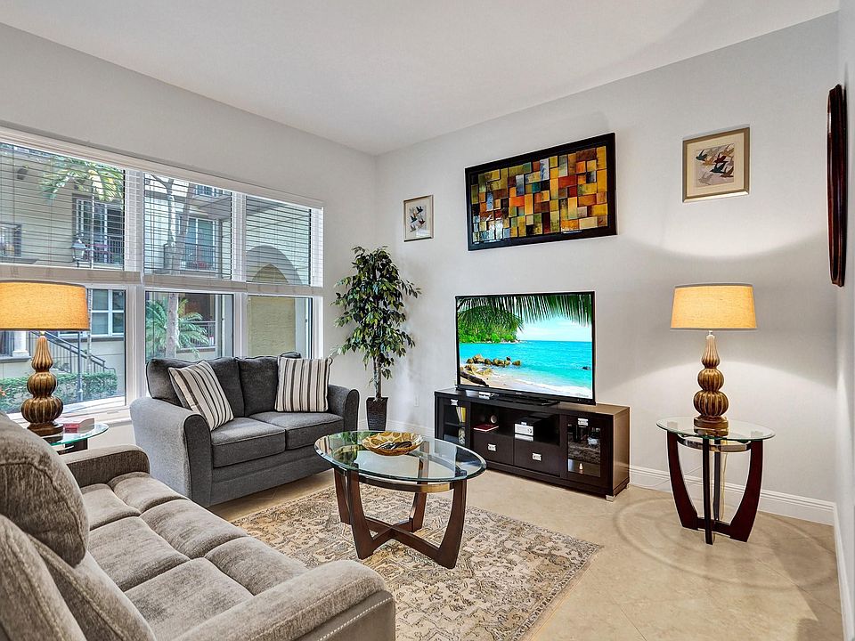 1st image of 2633 NE 14th Avenue #104