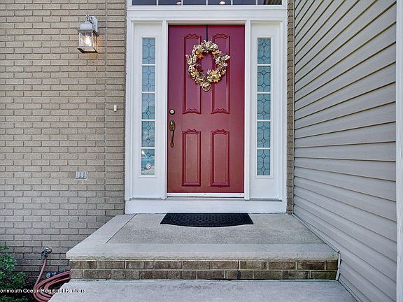 3rd image of 28 Asheville St