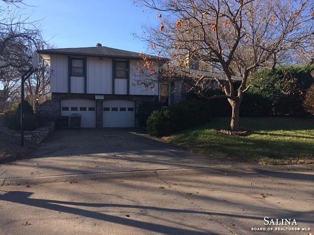 1st image of 101 E Morland Ave