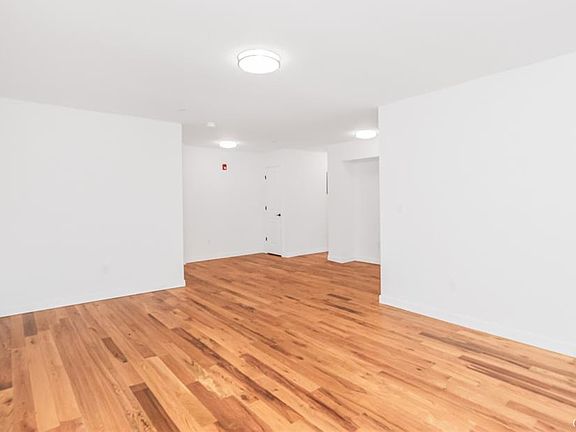 3rd image of 671 Bronx River Rd APT 4C
