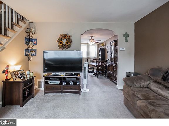 5th image of 4531 Oakmont St