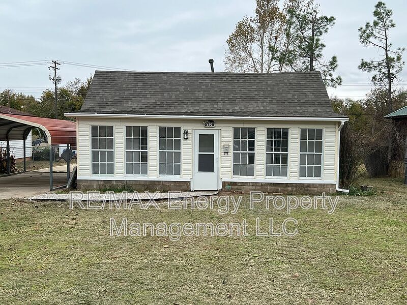 1st image of 8720 NE 51st St