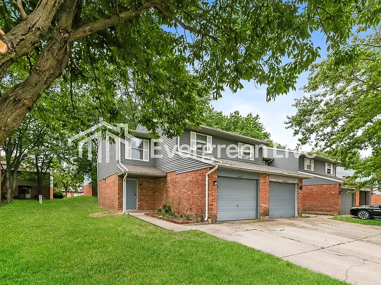 2476 Spring Valley Rd — Photo 2