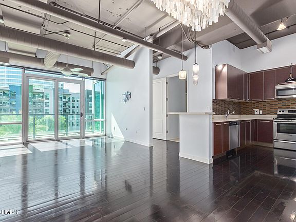3rd image of 1 E LEXINGTON Avenue #402