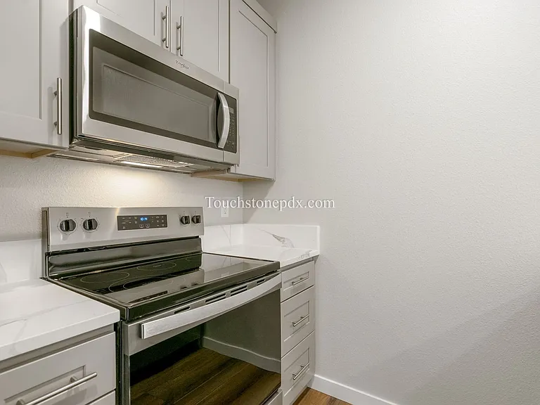 3323 SE 87th Ave — Photo 11