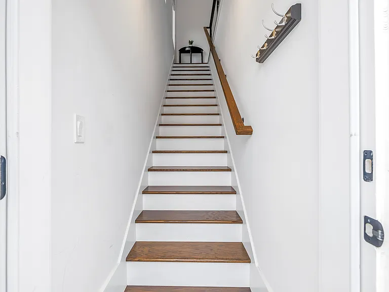 770 21st Ave N #1/2 — Photo 5