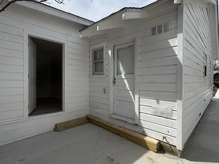 4302 Memorial Dr — Photo 11