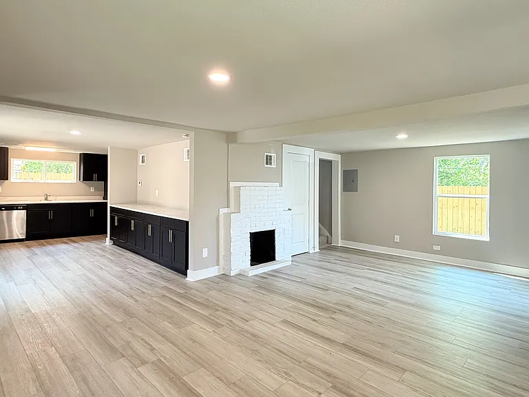 312 Avondale Ave — Photo 11