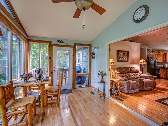 5th image of 1015 Havenwood Ln