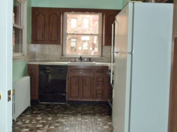 4th image of 106 Summit St #1