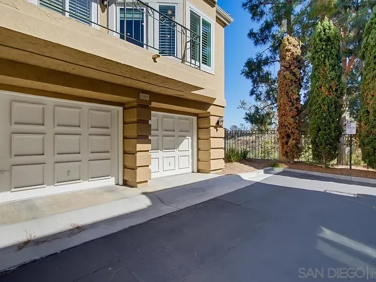 7130 Calabria Ct #E — Photo 10