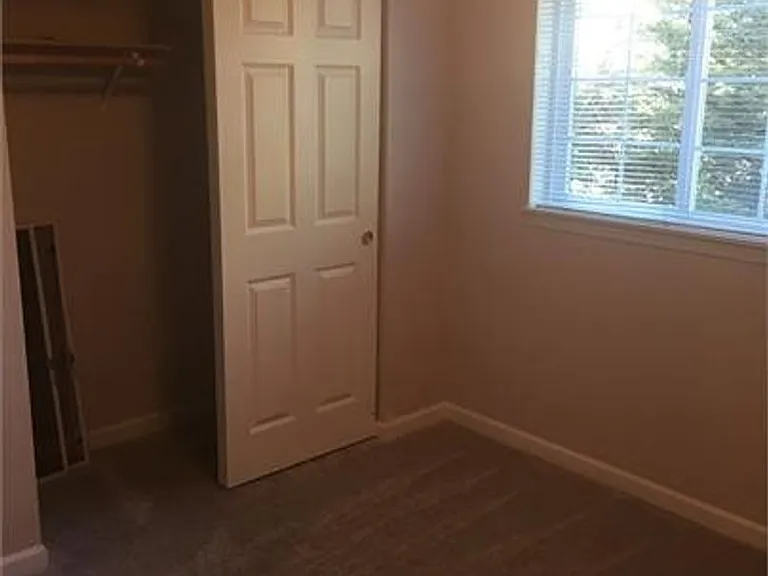 Cameo Place (984 E. Whidbey Avenue) — Photo 14