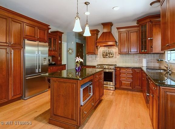 3rd image of 1315 Hawkins Ct
