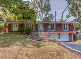 165 Forest Brook Ln, Saint Louis, MO 63146