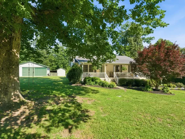 1170 Liberty Rd, Charlotte, TN 37036