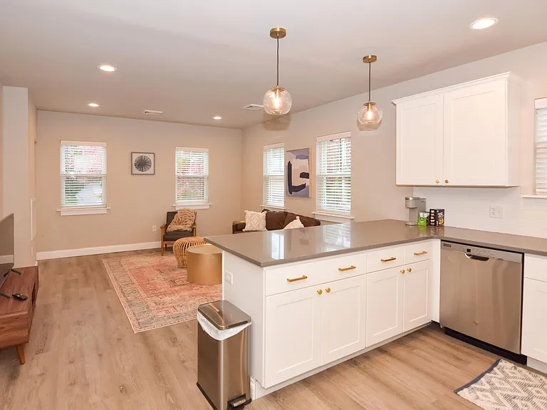 1401 Market St #2L — Photo 36
