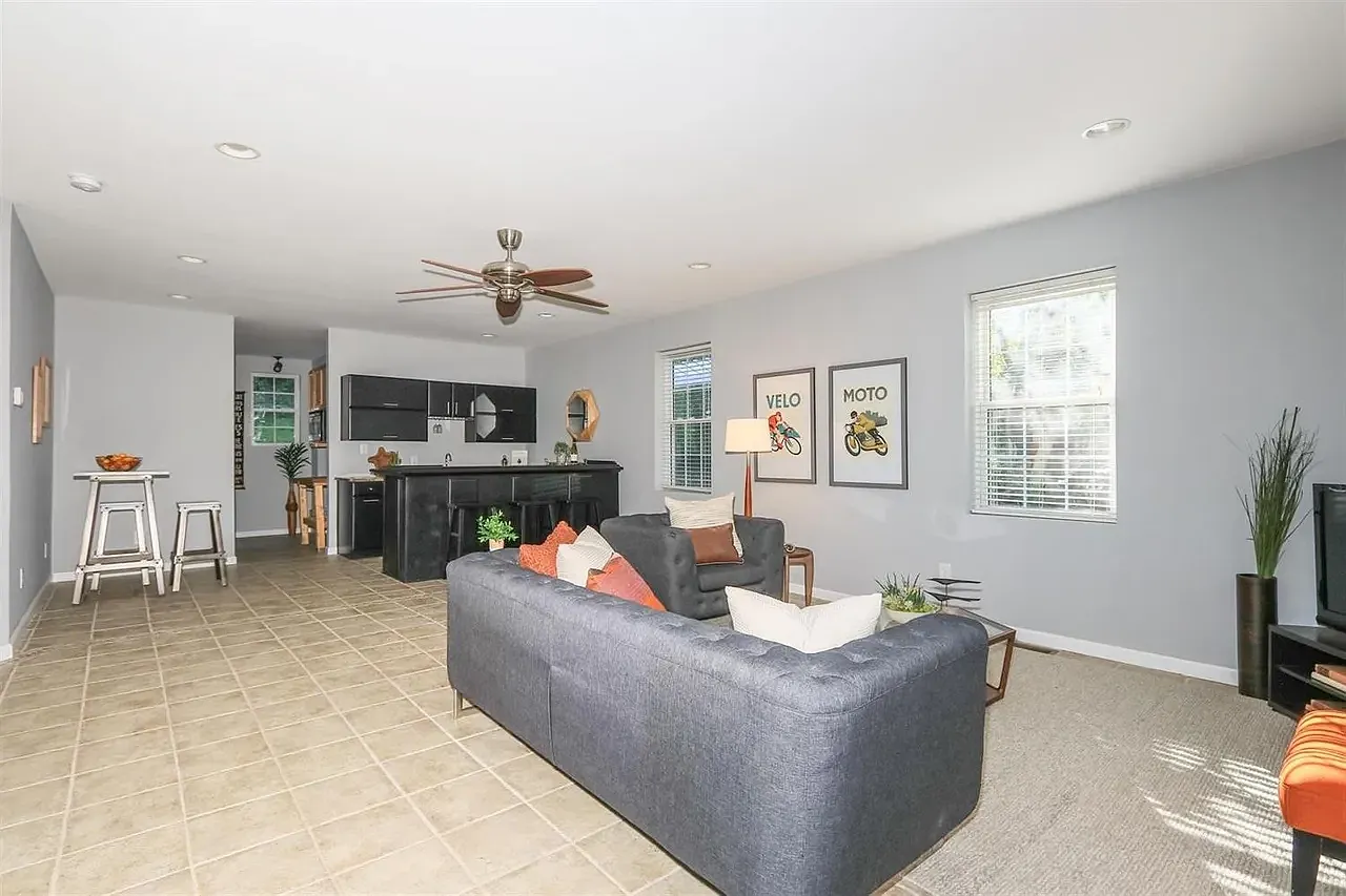 3 bed, 1754 sqft, $2,700 — Photo 2