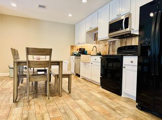 10202 Forum Park Dr APT 242, Houston, TX 77036