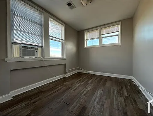 2525 W Cold Spring Ln — Photo 16