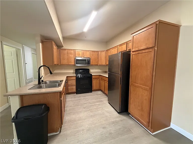2291 W Horizon Ridge Pkwy #7141 — Photo 5