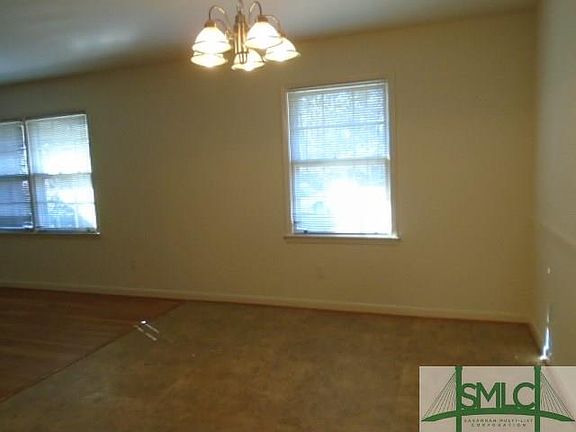5th image of 5542 Camelot Dr