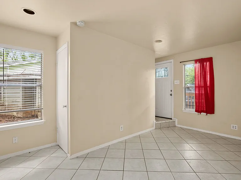 3302 Hemlock Ave #B — Photo 7