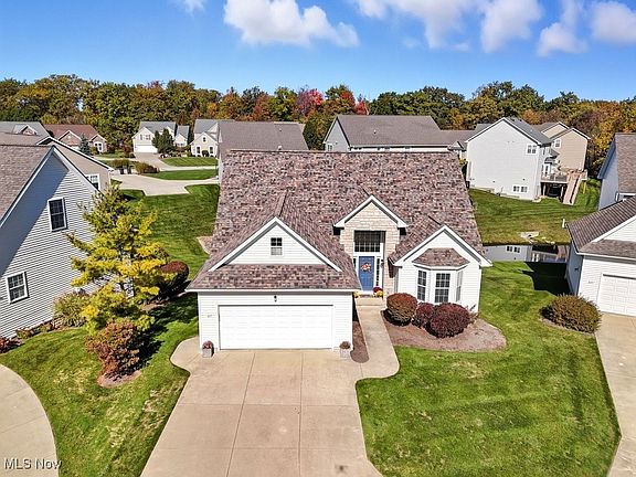 3rd image of 617 Eaton Dr