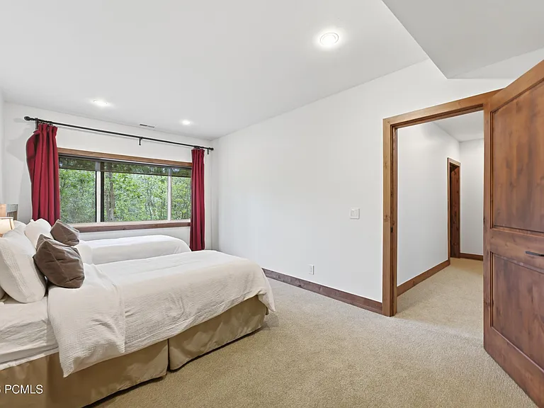 7240 Buckboard Dr — Photo 40