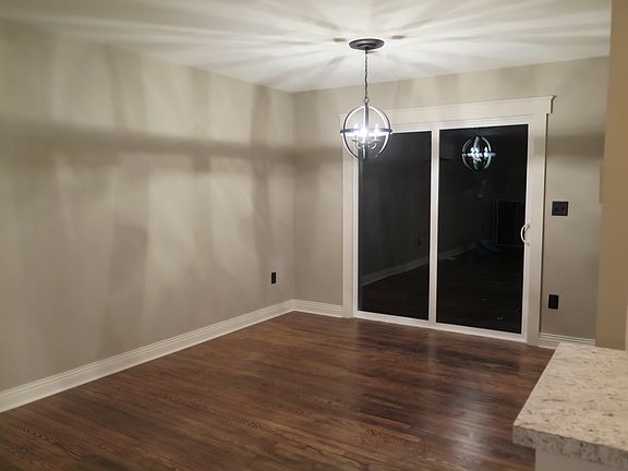 5th image of 341 Douglas Dr