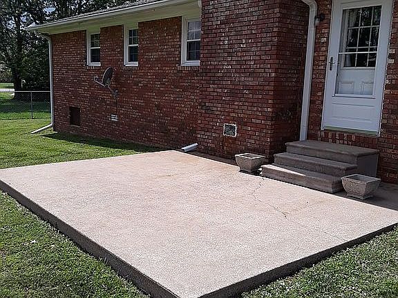 3rd image of 811 Oak Hurst Dr
