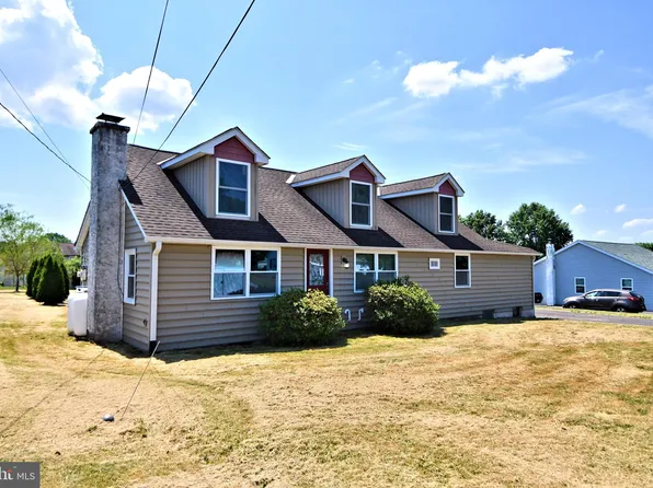 1434 Hilltop Rd, Pottstown, PA 19464