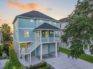 1519 Bayou Shore Dr, Galveston, TX 77551