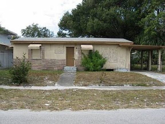 4th image of 409 NW 15th Way