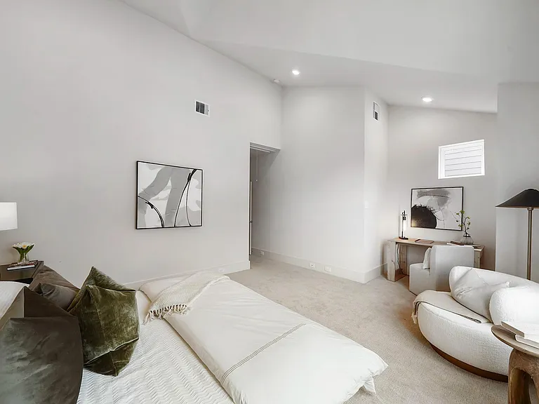 861 Rachel St #E — Photo 12