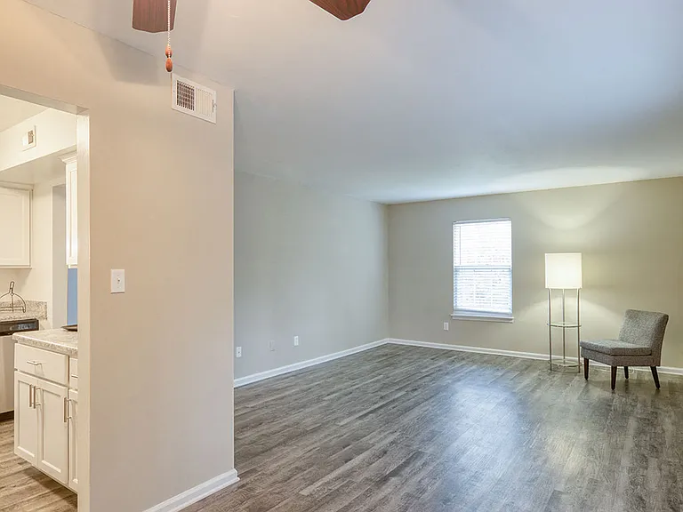Colonial Towne Apartments — Photo 5