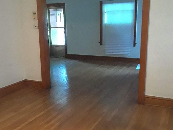 3rd image of 5622 Olive St