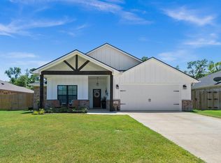 16018 Crossing Cir, Lindale, TX 75771