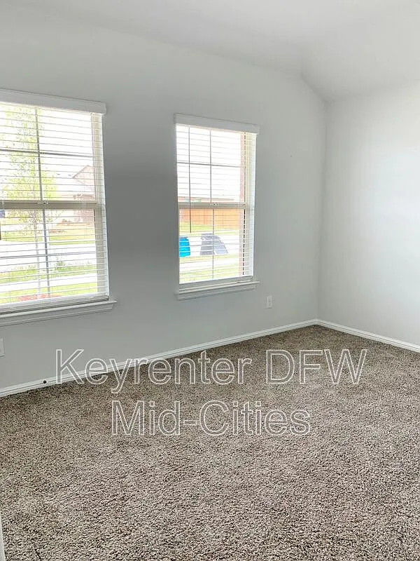 4 bed, 2.0 bath, 1587 sqft, $2,250 — Photo 3