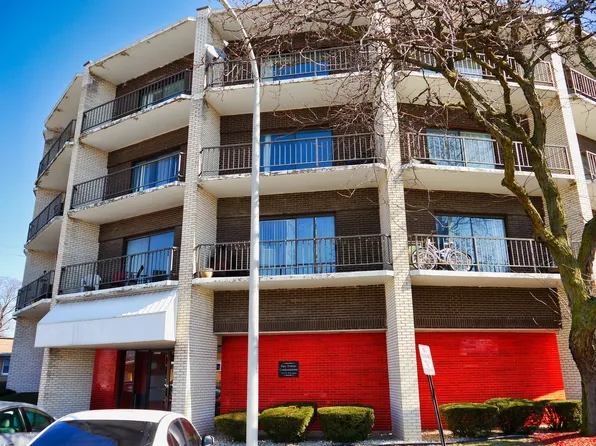 3900 W 95th St APT 300, Evergreen Pk, IL 60805