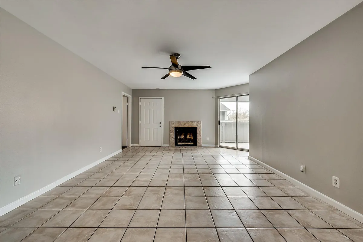 Building Photo - 8787 Brae Acres Rd #406