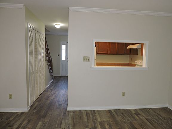 3rd image of 3155C Belle Meade Dr